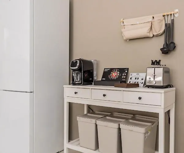 ベッド・アンド・ブレックファスト Tortora 3*